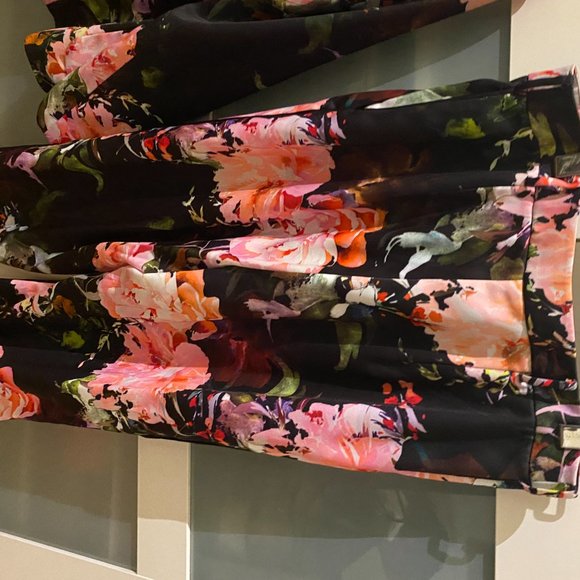 Beautiful Satin Marciano Blazer and Pant Set - Picture 6 of 9